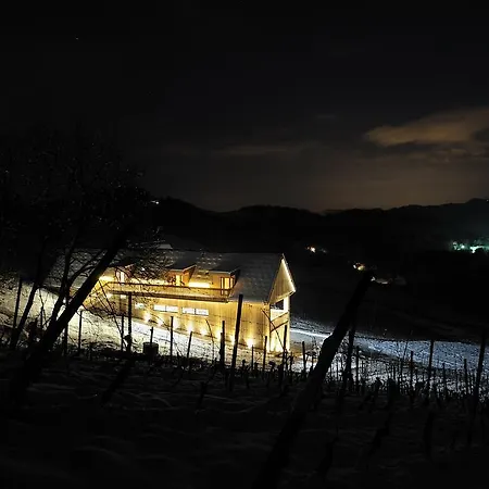 Bivanje na kmetiji Vino Valdhuber